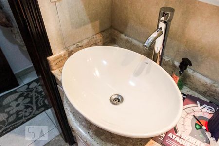 Casa à venda com 420m², 5 quartos e 4 vagasBanheiro 