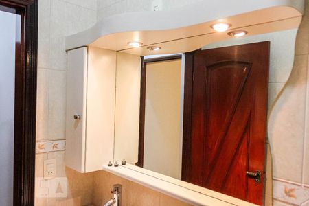 Casa à venda com 420m², 5 quartos e 4 vagasBanheiro 