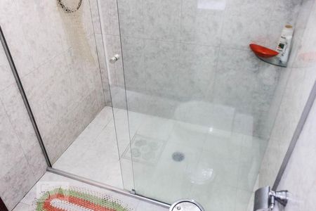 Casa à venda com 420m², 5 quartos e 4 vagasBanheiro do Quarto 2