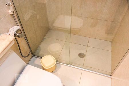 Casa à venda com 420m², 5 quartos e 4 vagasBanheiro 