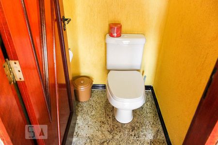 Casa à venda com 420m², 5 quartos e 4 vagasÁrea comum  - Banheiro 