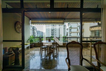 Varanda de apartamento para alugar com 4 quartos, 233m² em Barra da Tijuca, Rio de Janeiro