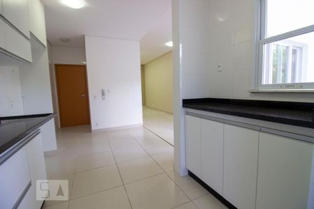 Apartamento para alugar com 80m², 2 quartos e 2 vagasCozinha
