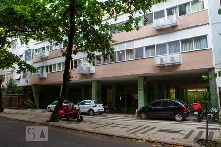 Apartamento à venda com 152m², 4 quartos e sem vagaFachada e portaria