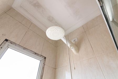 Casa de condomínio para alugar com 150m², 3 quartos e 4 vagasBanheiro quarto 3 suíte - chuveiro