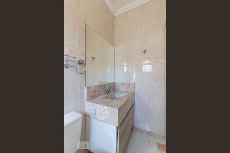 Casa de condomínio para alugar com 150m², 3 quartos e 4 vagasBanheiro quarto 3 suíte