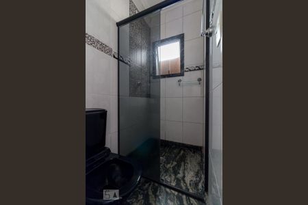 Casa de condomínio para alugar com 150m², 3 quartos e 4 vagasBanheiro social