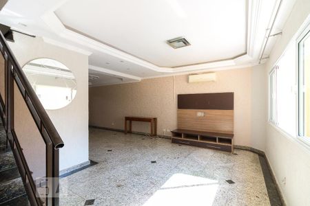 Casa de Condomínio para alugar com 3 quartos, 150m² em Vila Rio, Guarulhos