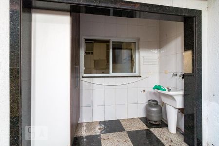 Área de serviço de casa de condomínio para alugar com 3 quartos, 150m² em Vila Rio, Guarulhos