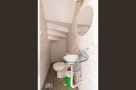 Casa de condomínio para alugar com 150m², 3 quartos e 4 vagasLavabo