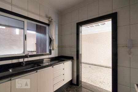 Casa de condomínio para alugar com 150m², 3 quartos e 4 vagasCozinha