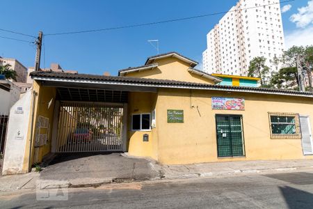 Casa de condomínio para alugar com 150m², 3 quartos e 4 vagasEntrada do condomínio