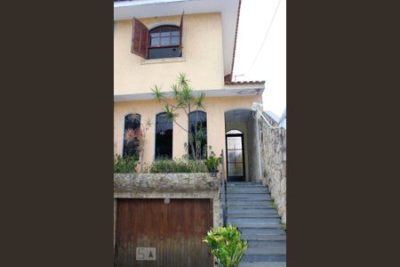 Casa à venda com 211m², 4 quartos e 4 vagasFachada