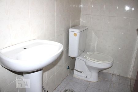 Casa à venda com 211m², 4 quartos e 4 vagasBanheiro garagem