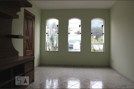 Sala de casa à venda com 4 quartos, 211m² em Vila Primavera, São Paulo