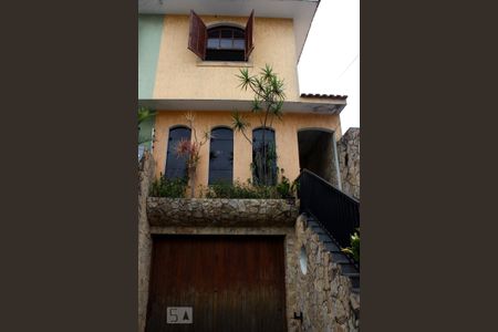 Casa à venda com 211m², 4 quartos e 4 vagasFachada