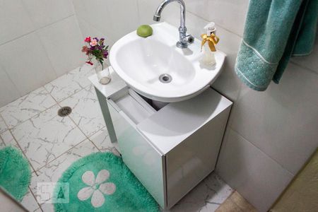 Casa à venda com 300m², 4 quartos e 3 vagasBanheiro do Quarto 1