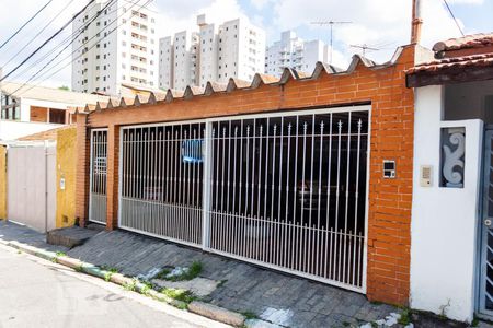Casa à venda com 300m², 4 quartos e 3 vagasFachada