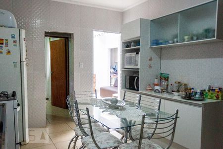 Casa à venda com 300m², 4 quartos e 3 vagasCozinha