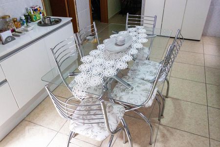 Casa à venda com 300m², 4 quartos e 3 vagasCozinha - Mesa