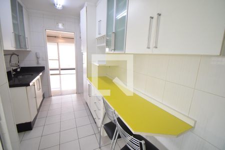 Cozinha de apartamento para alugar com 3 quartos, 112m² em Vila Carrão, São Paulo
