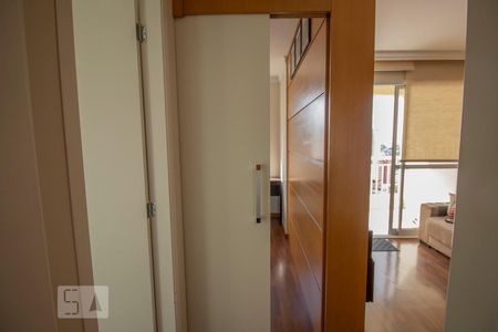 Corredor de apartamento para alugar com 2 quartos, 67m² em Chácara Inglesa, São Paulo