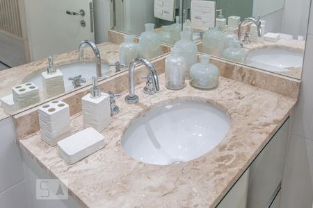 Studio para alugar com 33m², 1 quarto e 2 vagas Studio para alugar com 33m², 1 quarto e 2 vagasBanheiro