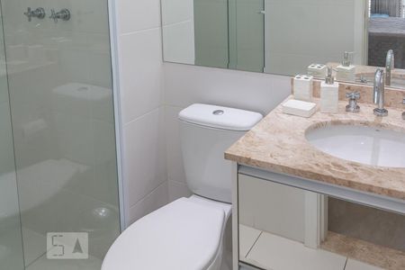 Studio para alugar com 33m², 1 quarto e 2 vagas Studio para alugar com 33m², 1 quarto e 2 vagasBanheiro