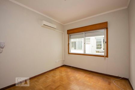 Sala  de apartamento à venda com 2 quartos, 70m² em Independência, Porto Alegre