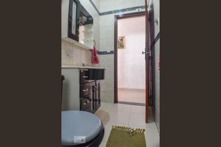 Casa à venda com 150m², 3 quartos e 5 vagas Casa à venda com 150m², 3 quartos e 5 vagasBanheiro