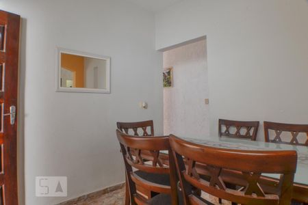 Casa à venda com 150m², 3 quartos e 5 vagas Casa à venda com 150m², 3 quartos e 5 vagasCozinha