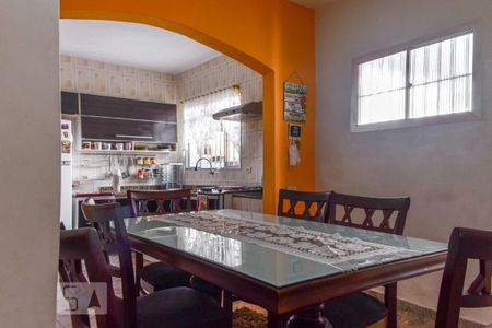 Casa à venda com 150m², 3 quartos e 5 vagas Casa à venda com 150m², 3 quartos e 5 vagasCozinha