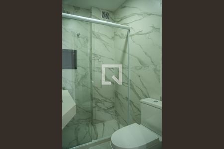 Banheiro de apartamento para alugar com 2 quartos, 50m² em Centro, Rio de Janeiro