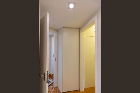 Apartamento à venda com 115m², 3 quartos e 3 vagasCorredor - Armário