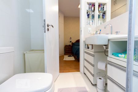 Apartamento à venda com 115m², 3 quartos e 3 vagasBanheiro da Suíte