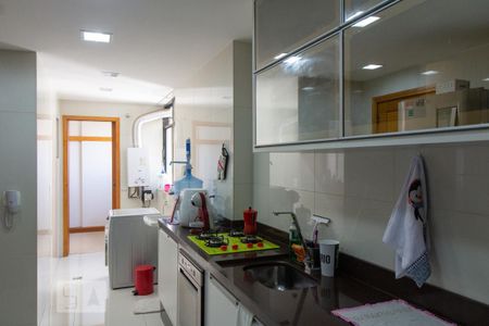 Apartamento à venda com 96m², 2 quartos e 2 vagas Apartamento à venda com 96m², 2 quartos e 2 vagasCozinha e Área de Serviço