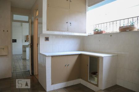 Apartamento à venda com 200m², 3 quartos e 1 vaga Apartamento à venda com 200m², 3 quartos e 1 vagaÁrea de Serviço