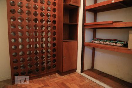 Apartamento à venda com 200m², 3 quartos e 1 vaga Apartamento à venda com 200m², 3 quartos e 1 vagaQuarto de Serviço 2