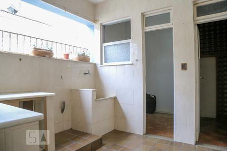 Apartamento à venda com 200m², 3 quartos e 1 vaga Apartamento à venda com 200m², 3 quartos e 1 vagaÁrea de Serviço