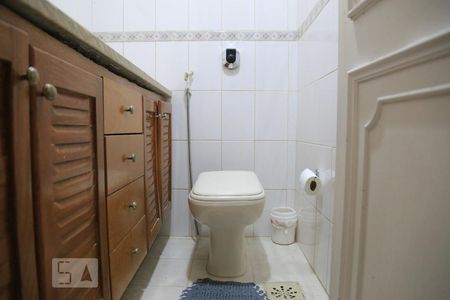 Apartamento à venda com 200m², 3 quartos e 1 vaga Apartamento à venda com 200m², 3 quartos e 1 vagaBanheiro Social