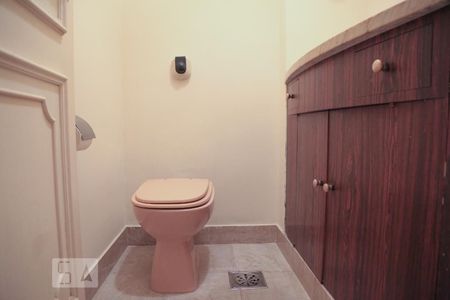 Apartamento à venda com 200m², 3 quartos e 1 vaga Apartamento à venda com 200m², 3 quartos e 1 vagaLavabo