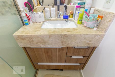 Apartamento à venda com 67m², 2 quartos e 1 vaga Apartamento à venda com 67m², 2 quartos e 1 vagaBanheiro Suíte