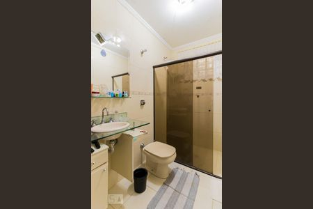 Casa à venda com 180m², 2 quartos e 3 vagasBanheiro