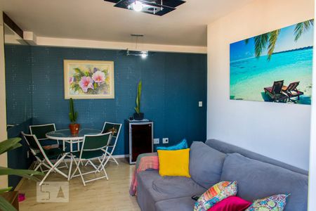 Sala de apartamento para alugar com 3 quartos, 70m² em Parque Jaçatuba, Santo André