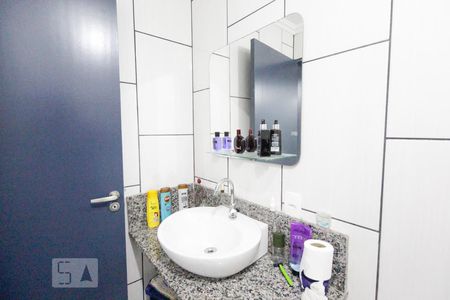 Casa à venda com 165m², 3 quartos e 3 vagasBanheiro do Quarto 2