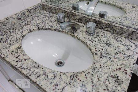 Apartamento para alugar com 94m², 2 quartos e 2 vagasBanheiro da Suíte 1 Pia