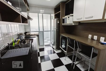 Apartamento para alugar com 94m², 2 quartos e 2 vagasCozinha