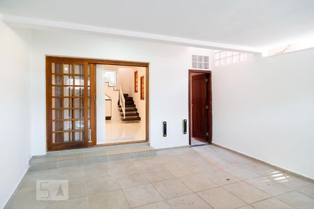 Casa à venda com 124m², 2 quartos e 2 vagasGaragem