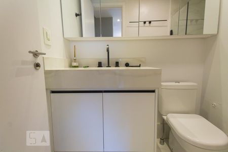Apartamento à venda com 74m², 2 quartos e 2 vagasBanheiro da Suíte