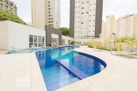 Apartamento à venda com 74m², 2 quartos e 2 vagasÁrea comum - Piscina